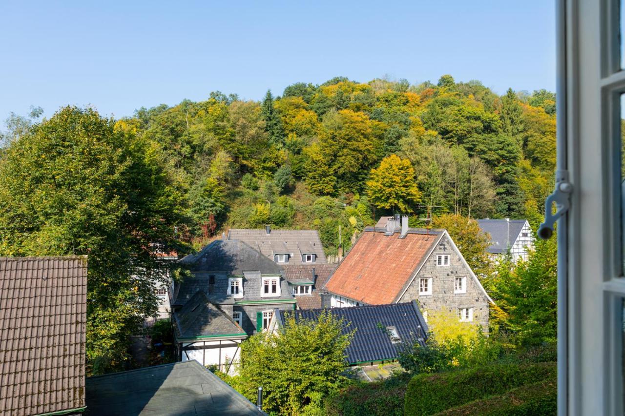 ホテル Zur Burgstiege ゾーリンゲン エクステリア 写真