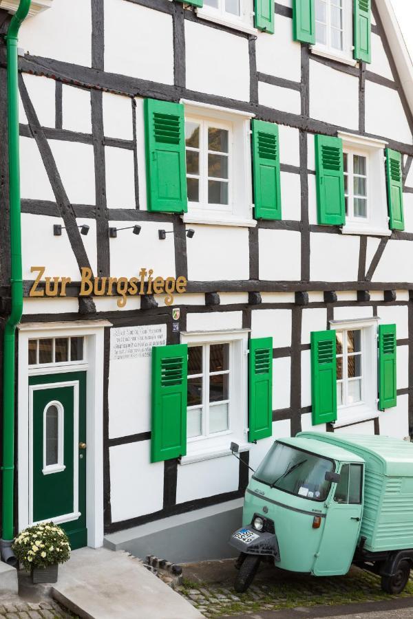 ホテル Zur Burgstiege ゾーリンゲン エクステリア 写真