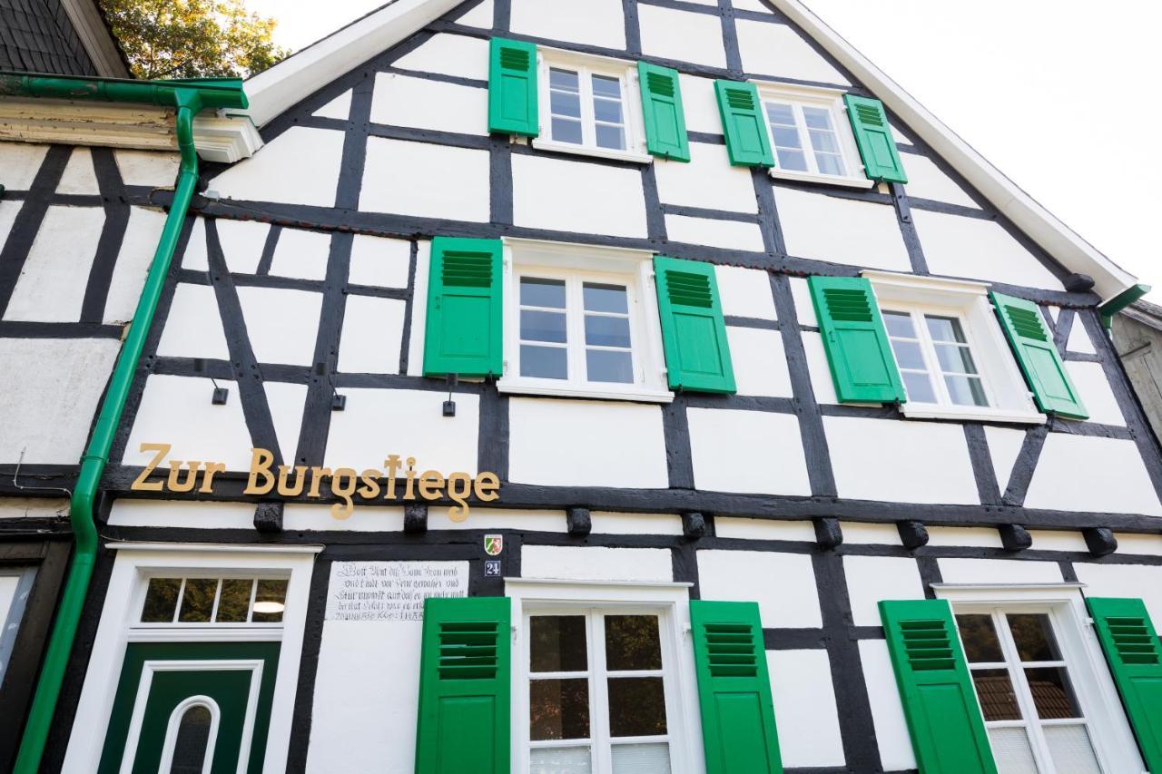 ホテル Zur Burgstiege ゾーリンゲン エクステリア 写真