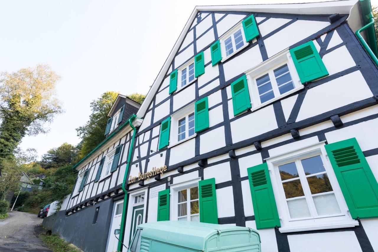 ホテル Zur Burgstiege ゾーリンゲン エクステリア 写真
