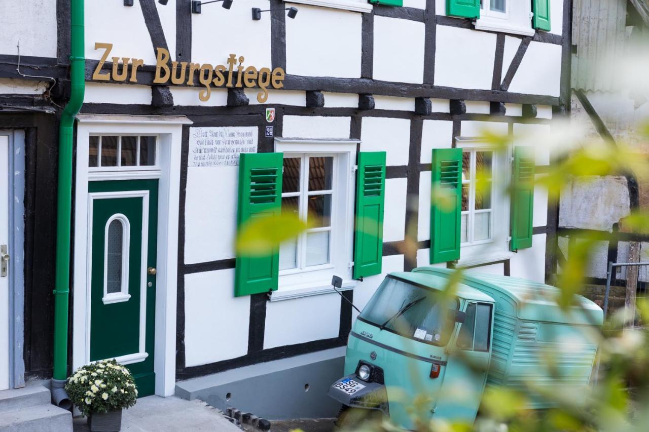 ホテル Zur Burgstiege ゾーリンゲン エクステリア 写真